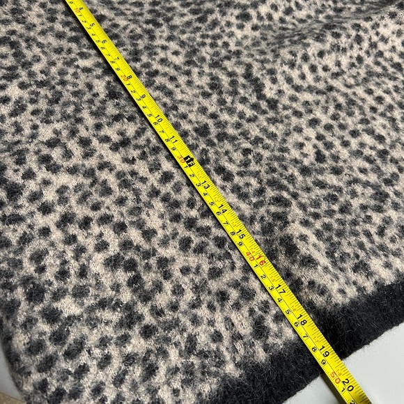 Stockholm Atelier & Other Stories crop sweater leopard prinT - Picture 9 of 9